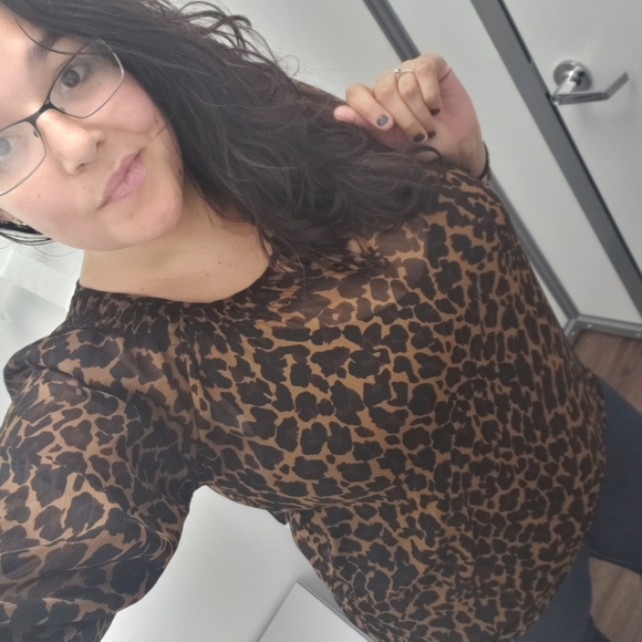 Meet your Posher, Ebony - Picture 13 of 16